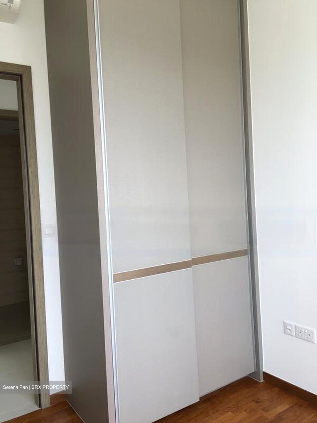 The Palette (D18), Condominium #460623261